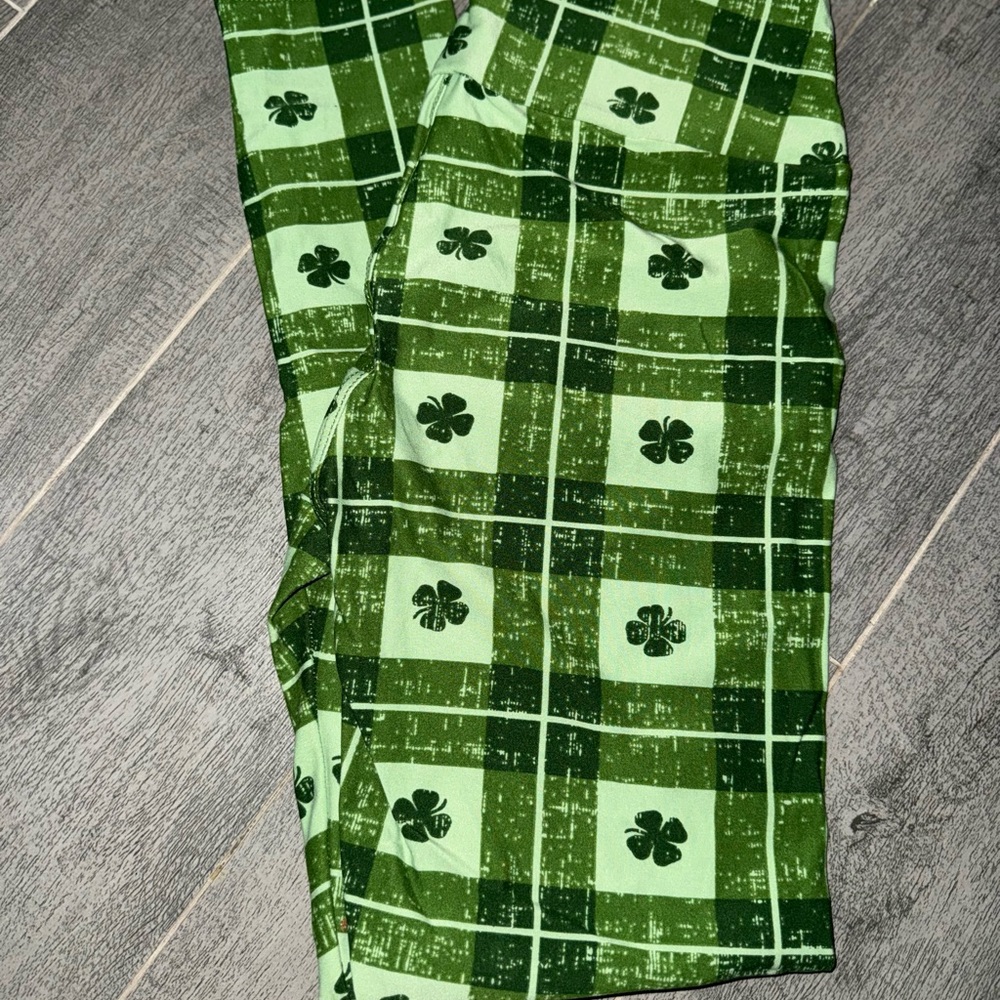 LuLaRoe Green Plaid OS Leggings | St. Patrick’s Day